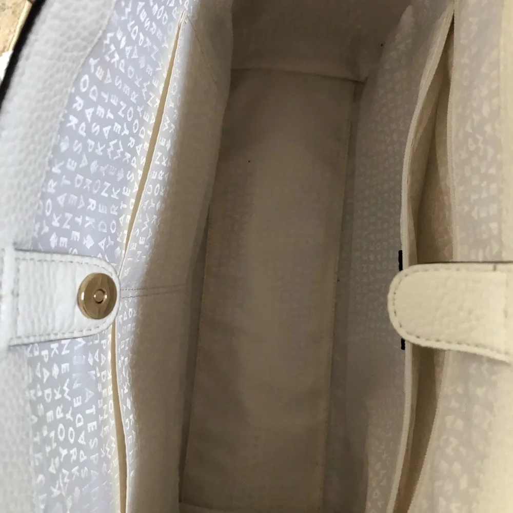 Kate Spade Tote - Picture 4 of 6